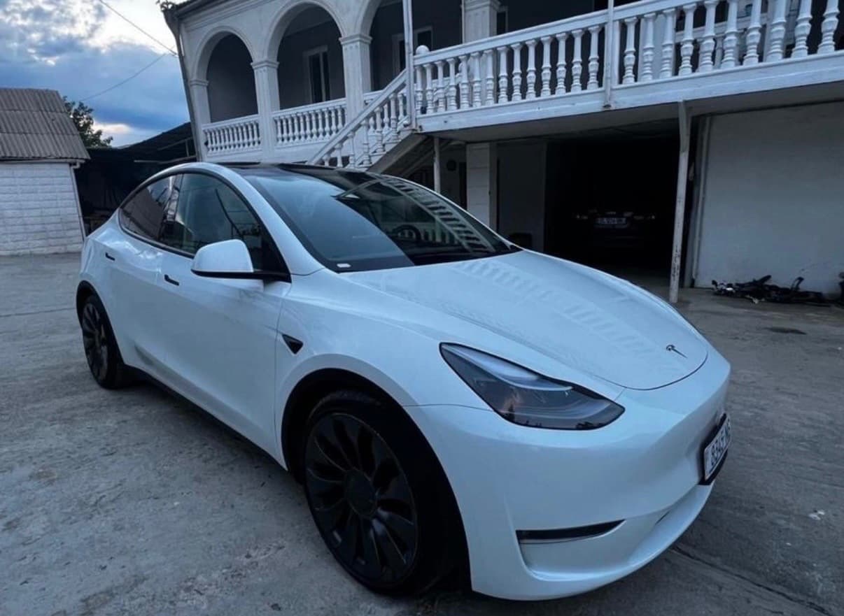 Tesla Model Y 2023, Бишкек