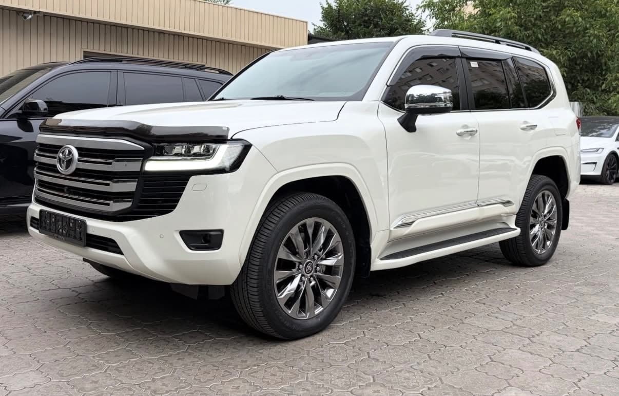 Toyota Land Cruiser 300 2023, Бишкек