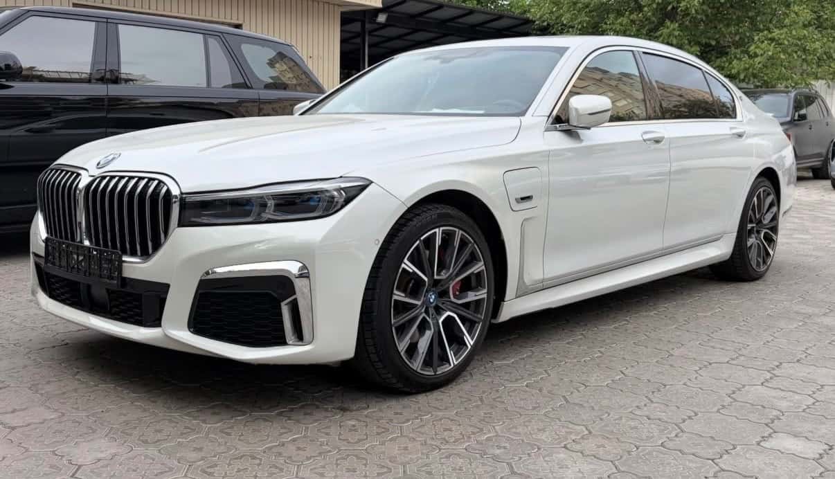 BMW 745 e long 2021, Бишкек