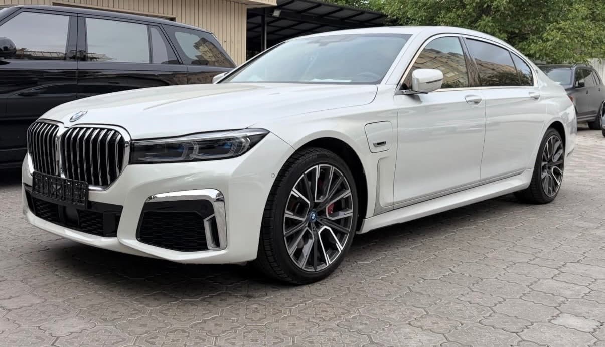 BMW 745 e long 2021, Бишкек