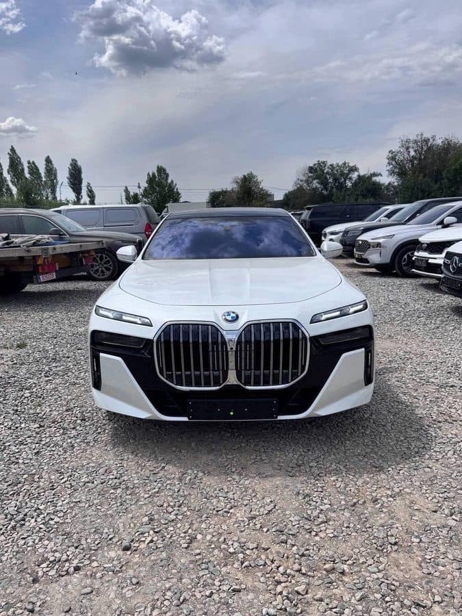 BMW 7 серии 2026, Бишкек