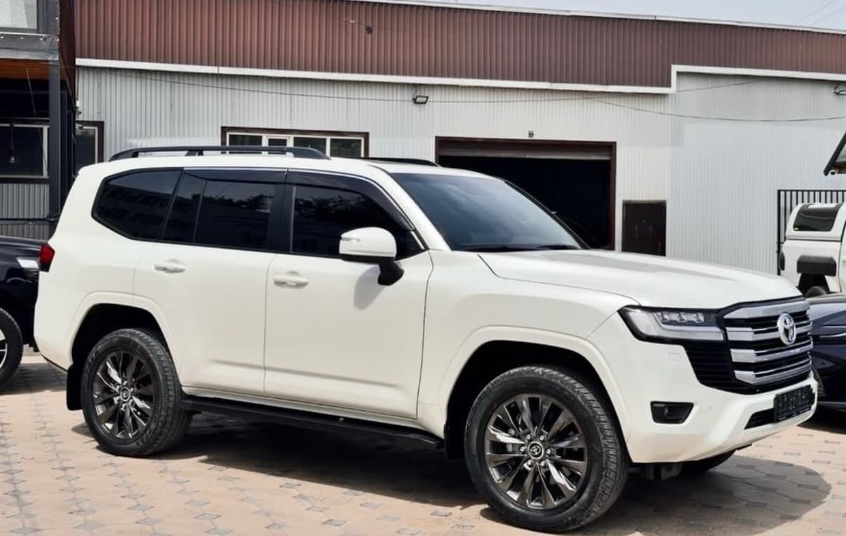 Toyota Land Cruiser 300 2024, Бишкек