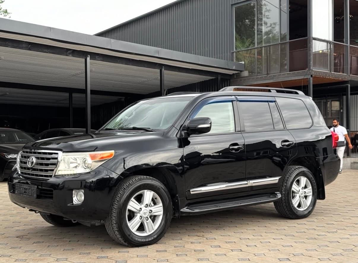 Toyota Land Cruiser 200 2013, Бишкек