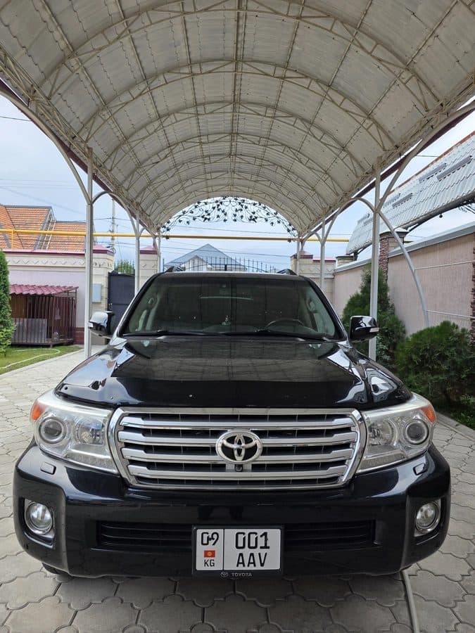 Toyota Land Cruiser 200 2013, Бишкек