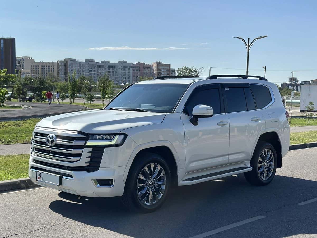 Toyota Land Cruiser 300 2022, Бишкек