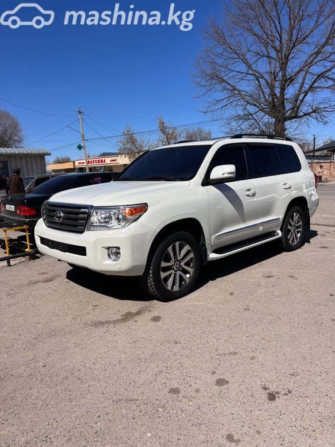 Toyota Land Cruiser 200 2014, Токмок