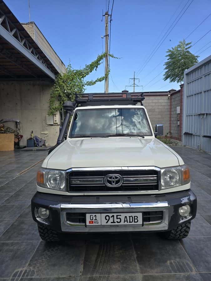 Toyota Land Cruiser 70 2010, Бишкек