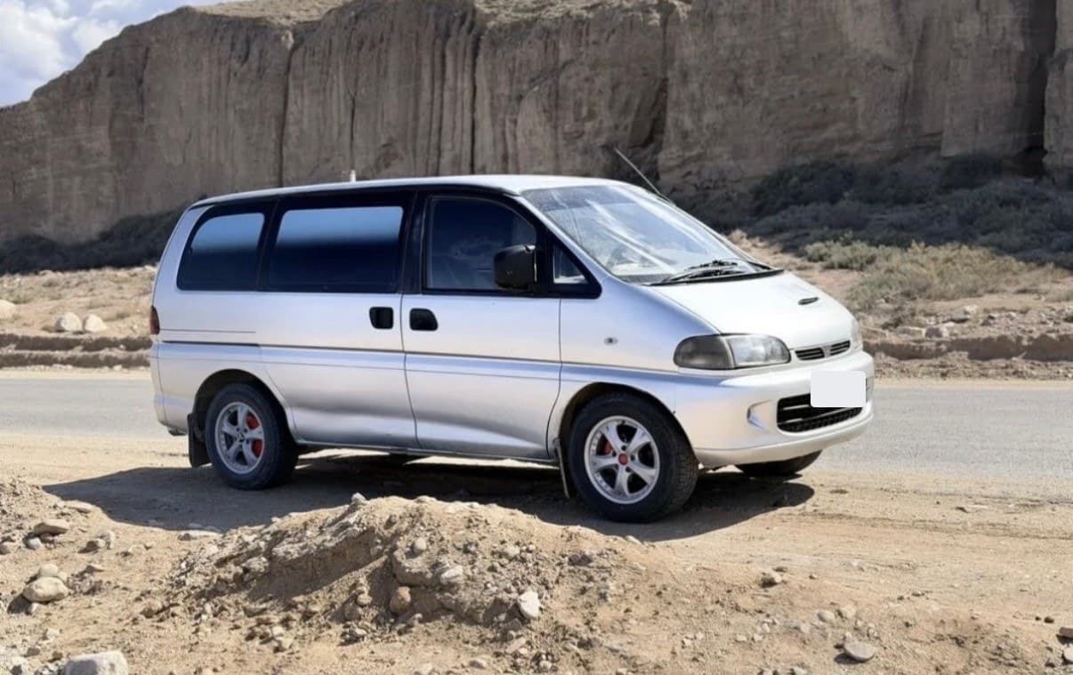 Mitsubishi Space Gear 1996, Бишкек