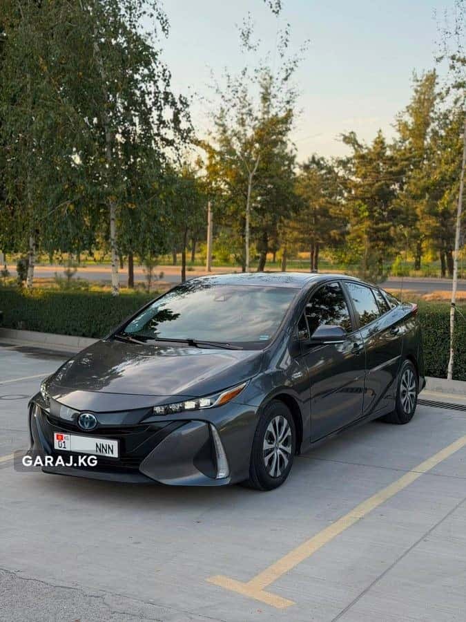 Toyota Prius 2021, Бишкек