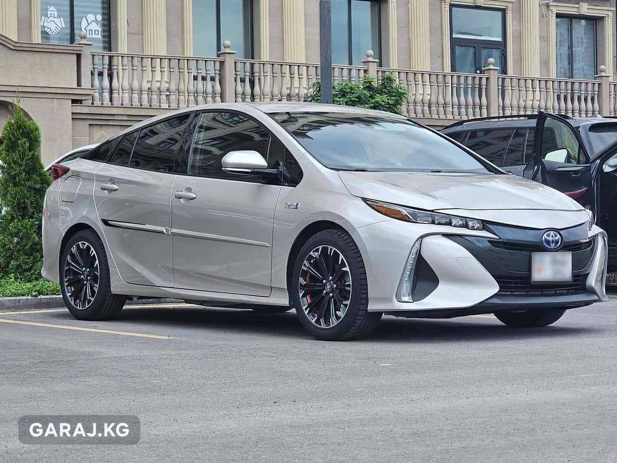 Toyota Prius 2018, Бишкек