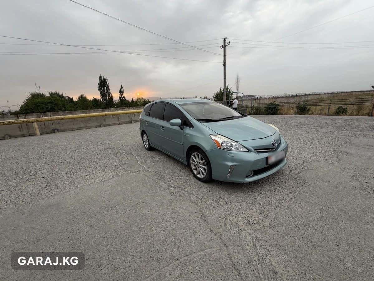 Toyota Prius v 2013, Манас