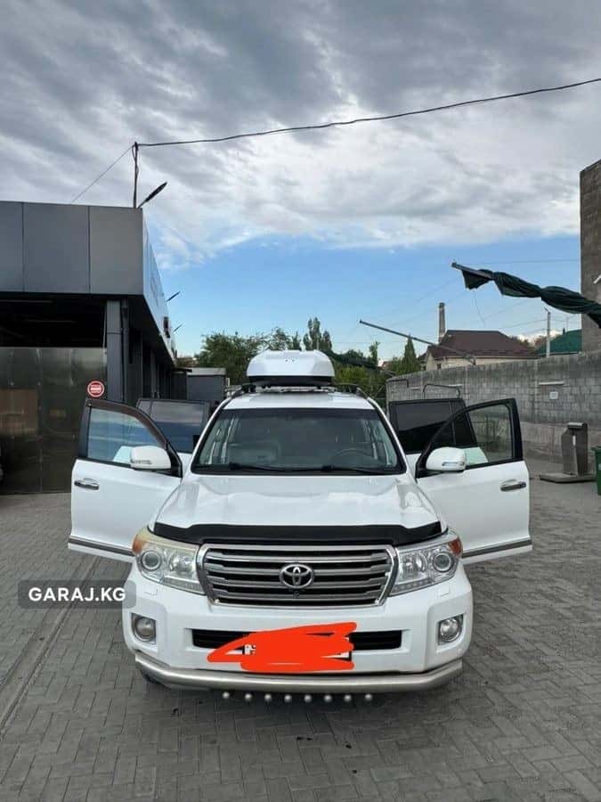 Toyota Land Cruiser 200 2013, Бишкек
