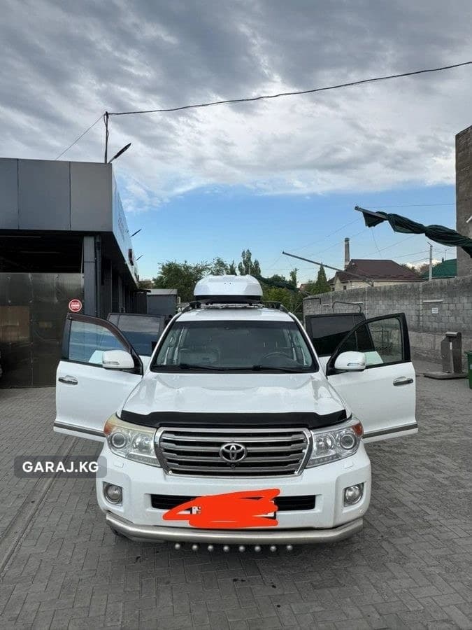 Toyota Land Cruiser 200 2013, Бишкек