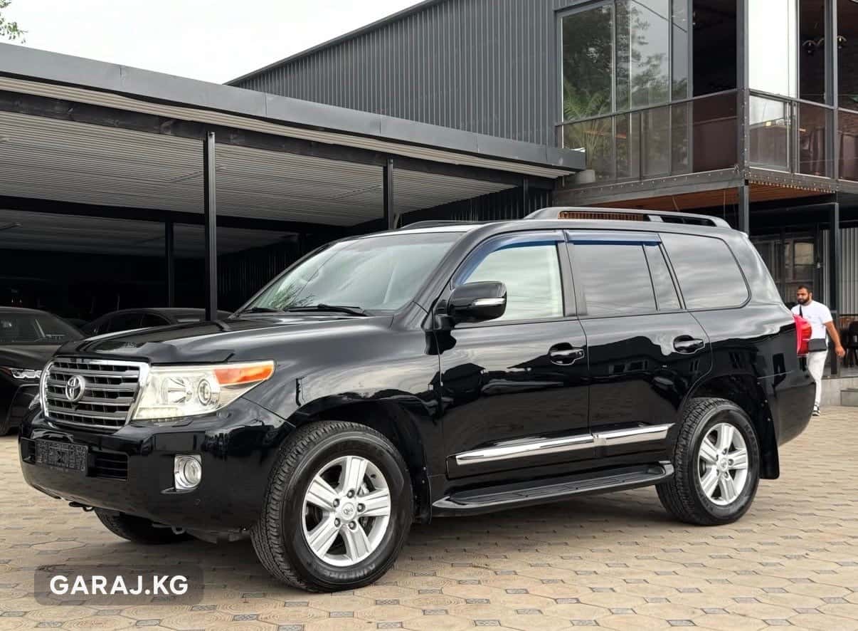 Toyota Land Cruiser 200 2013, Бишкек