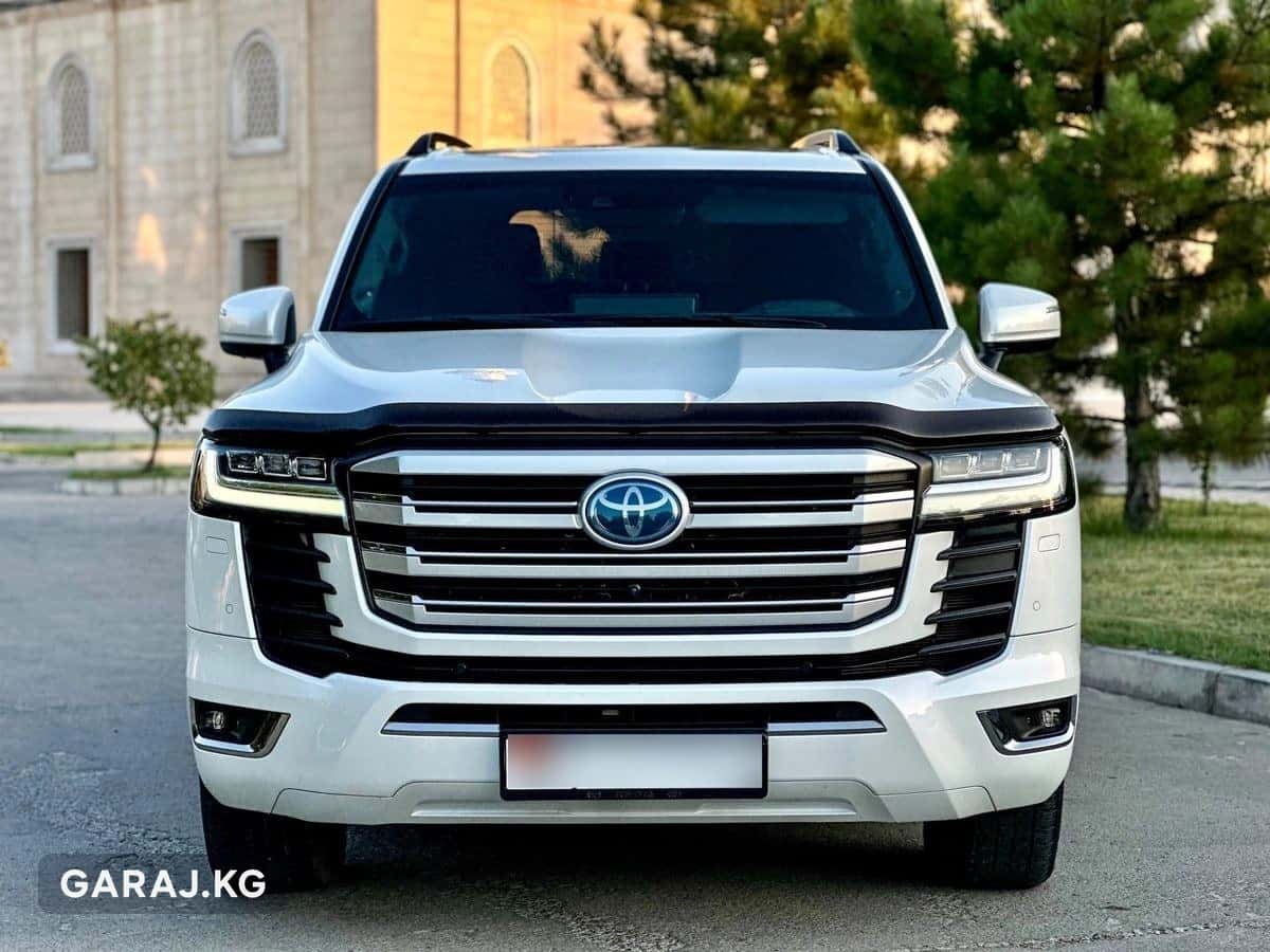 Toyota Land Cruiser 300 2023, Бишкек