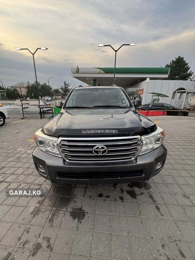 Toyota Land Cruiser 200 2010, Бишкек