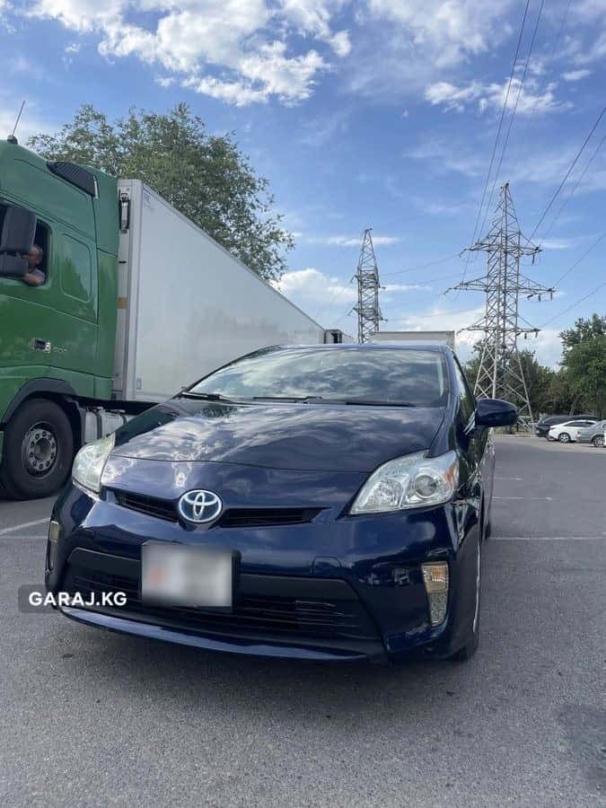 Toyota Prius 2015, Бишкек