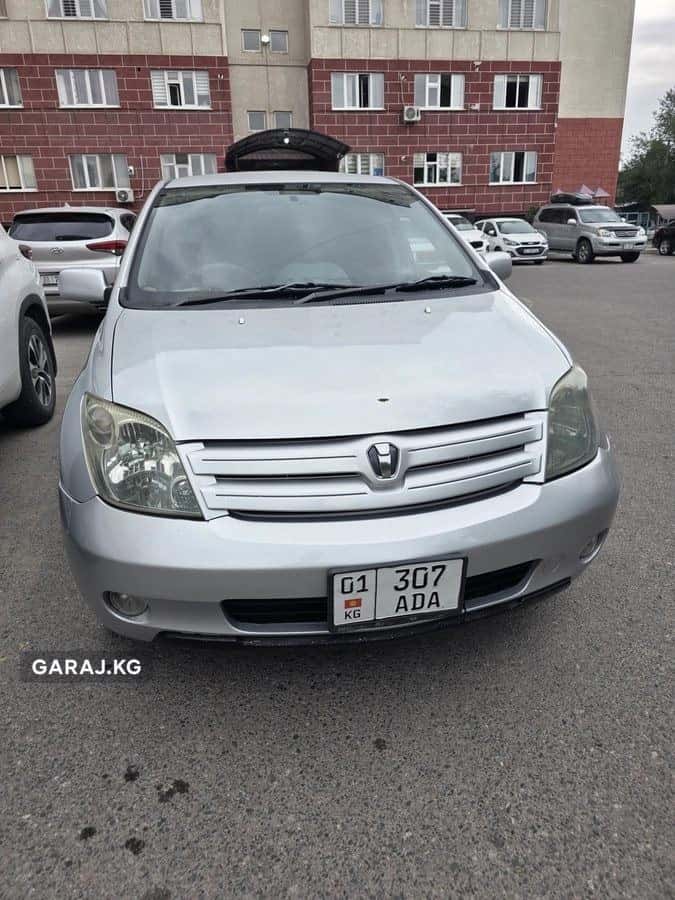 Toyota Ist 2002, Бишкек