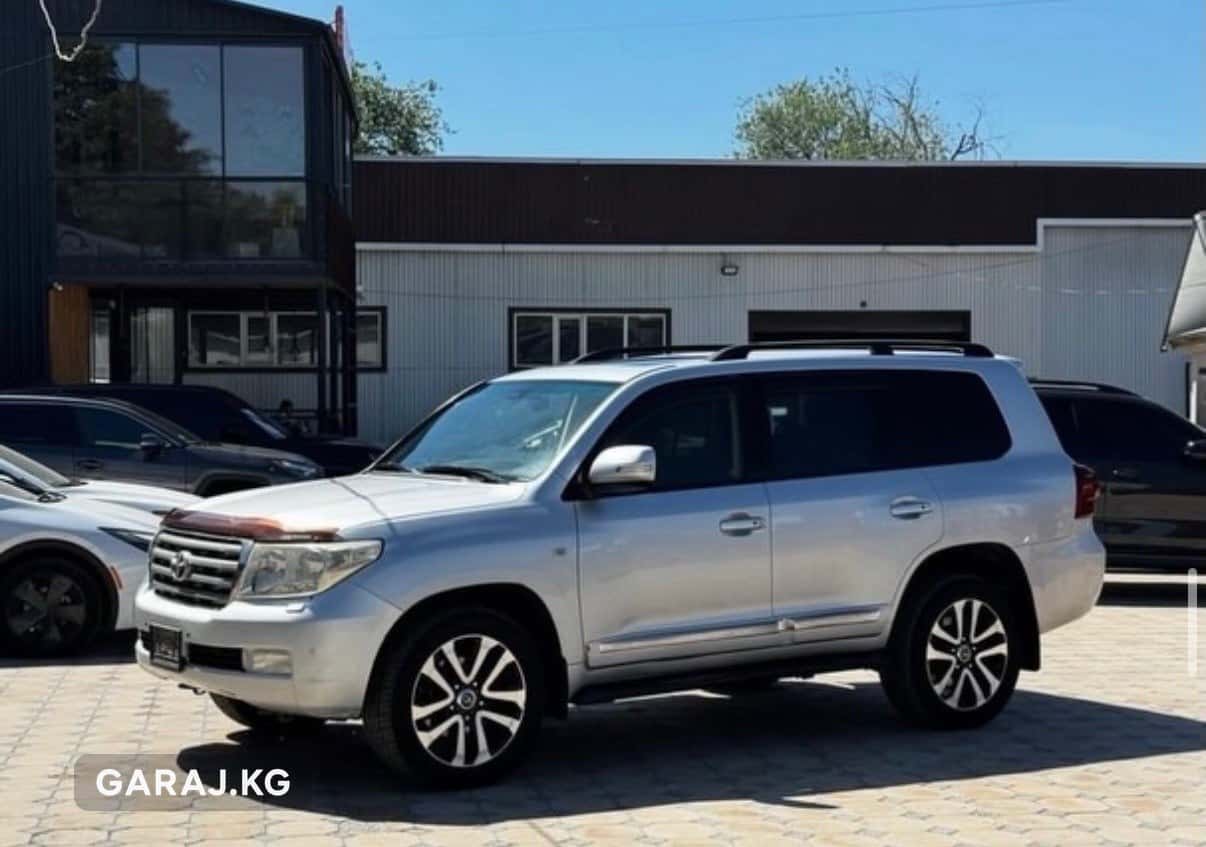 Toyota Land Cruiser 200 2010, Бишкек