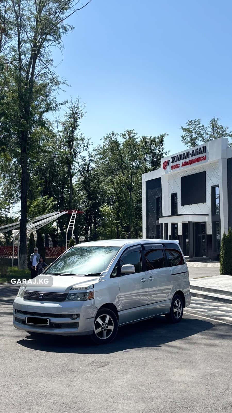 Toyota Voxy 2005, Бишкек