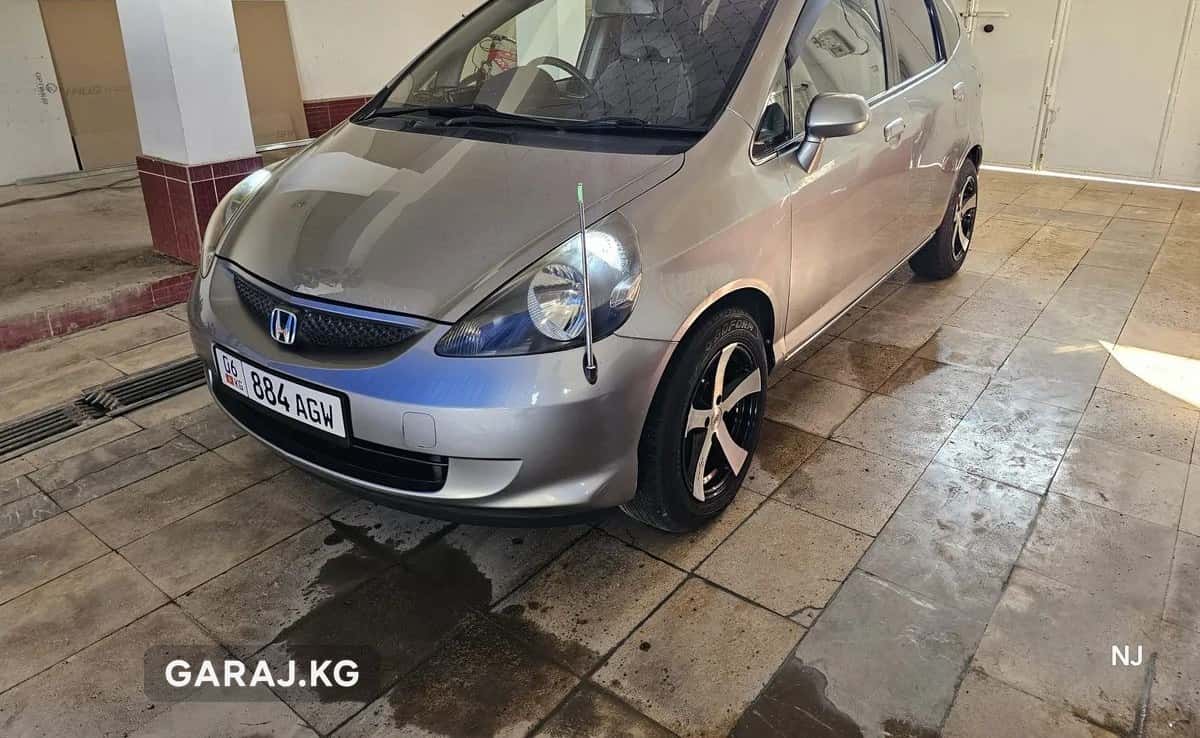 Honda Fit 2003, Араван