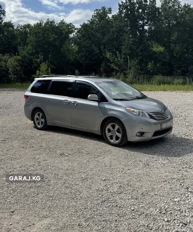 Toyota Sienna 2017, Бишкек