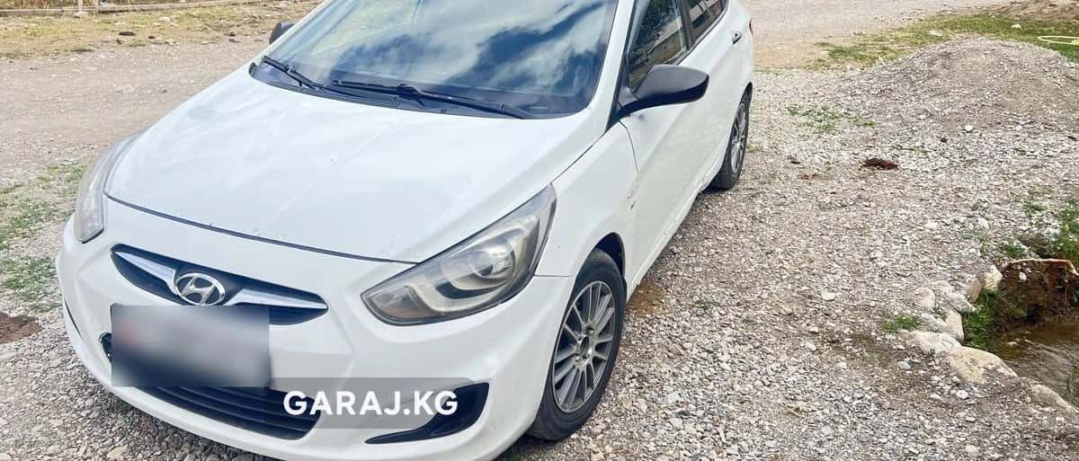 Hyundai Solaris 2012, Кызыл-Кия