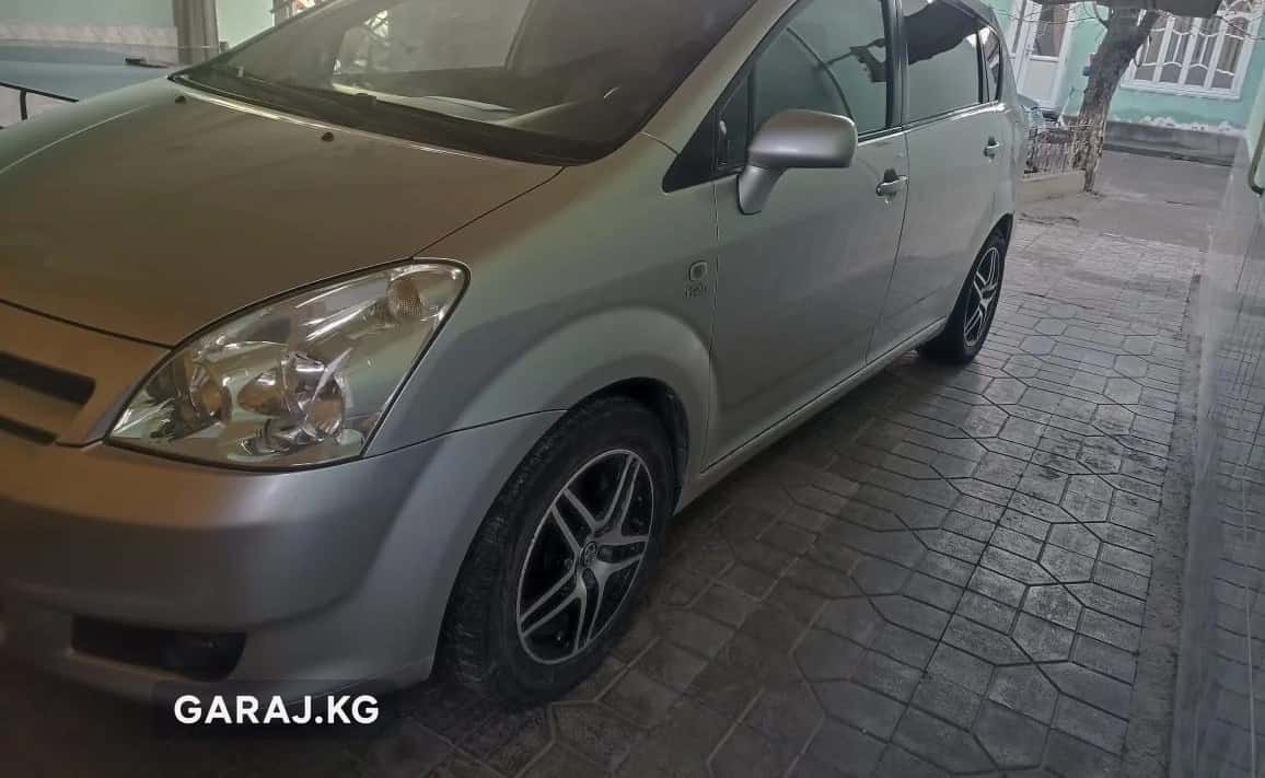 Toyota Corolla Verso 2005, Ош