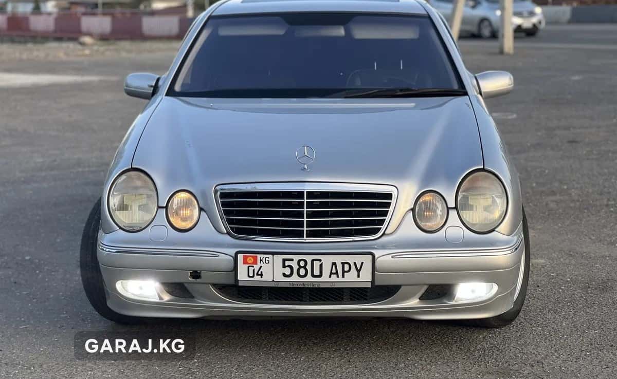 Mercedes-Benz E-Class 2000, Маасы