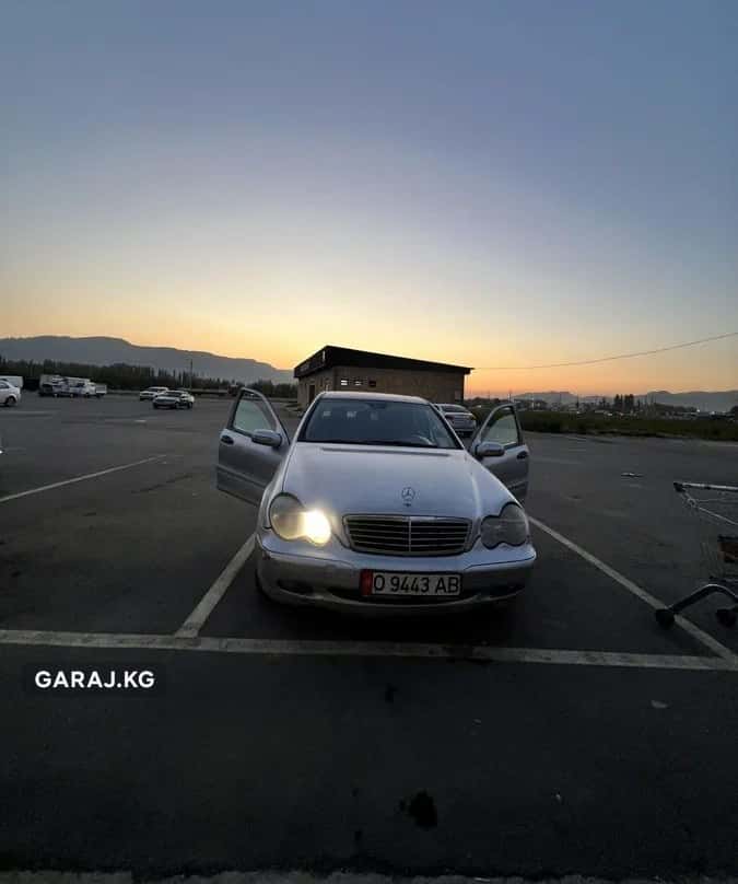 Mercedes-Benz C-Class 2003, Ош