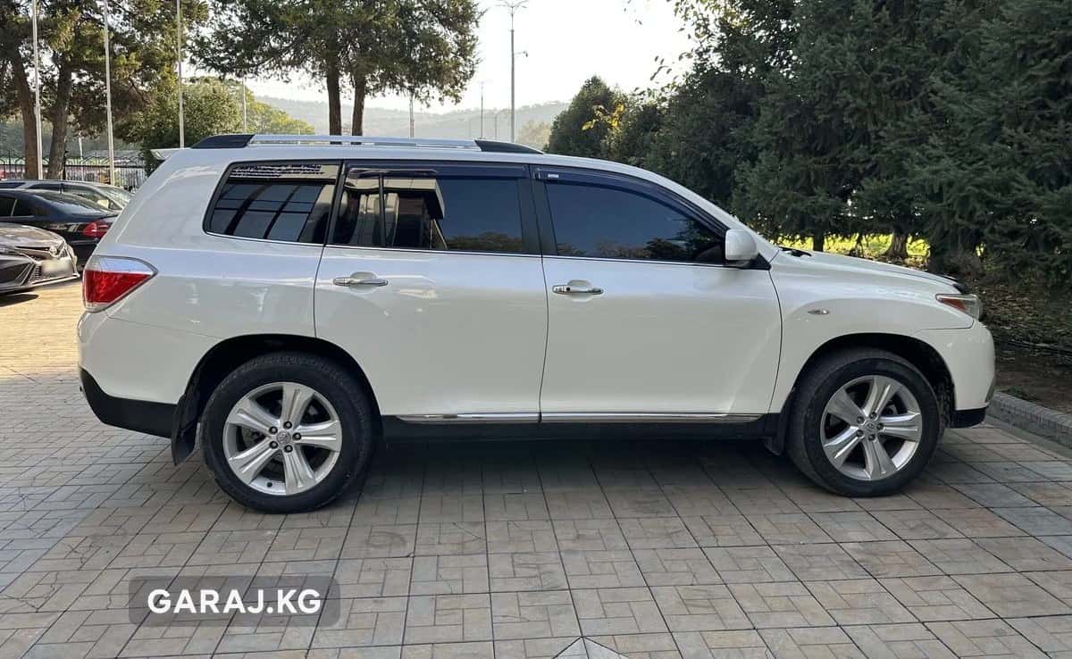 Toyota Highlander 2013, Манас (Джалал-Абад)