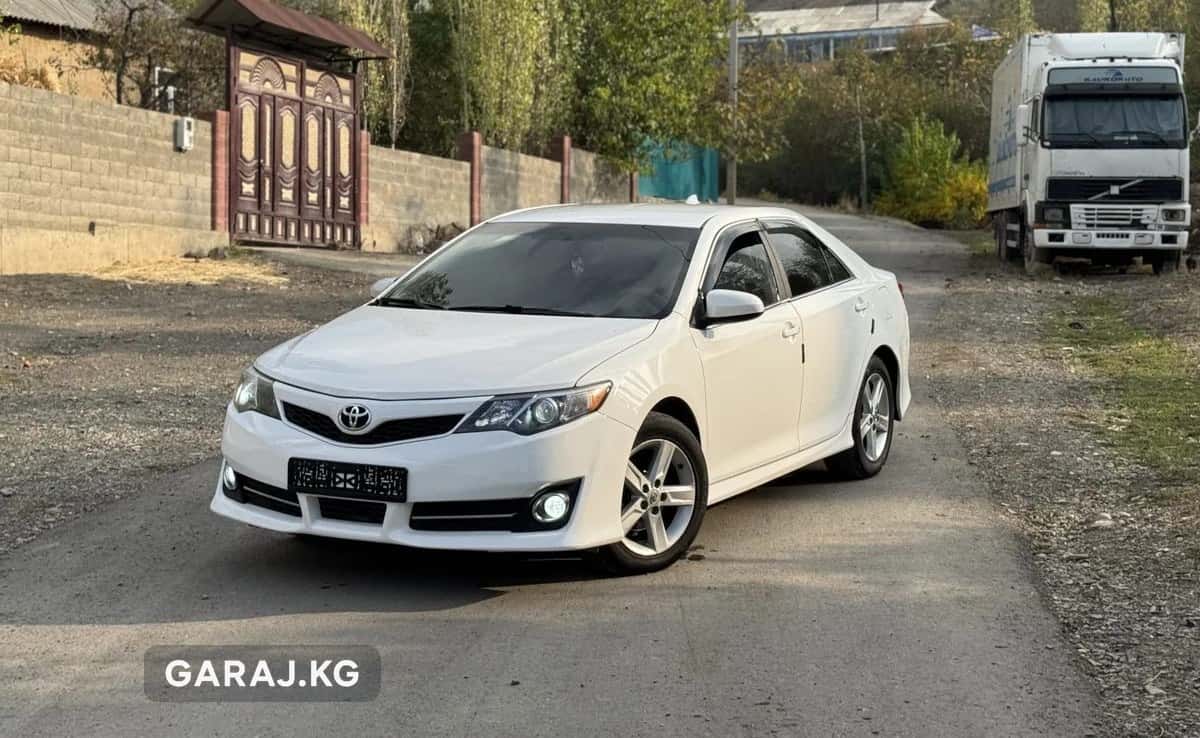 Toyota Camry 2012, Ноокат