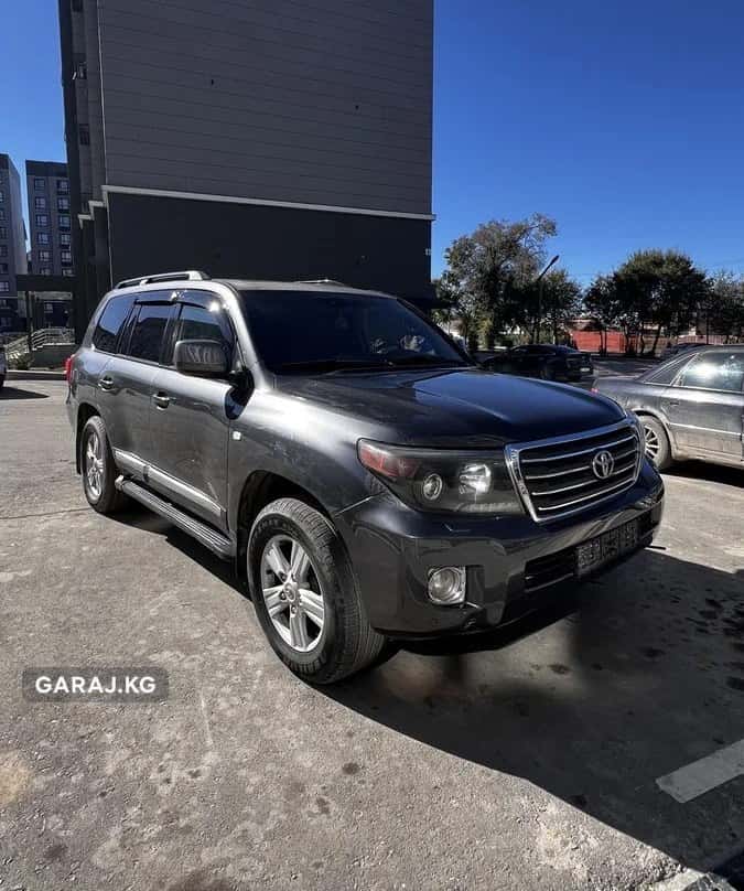 Toyota Land Cruiser 200 2011, Каракол