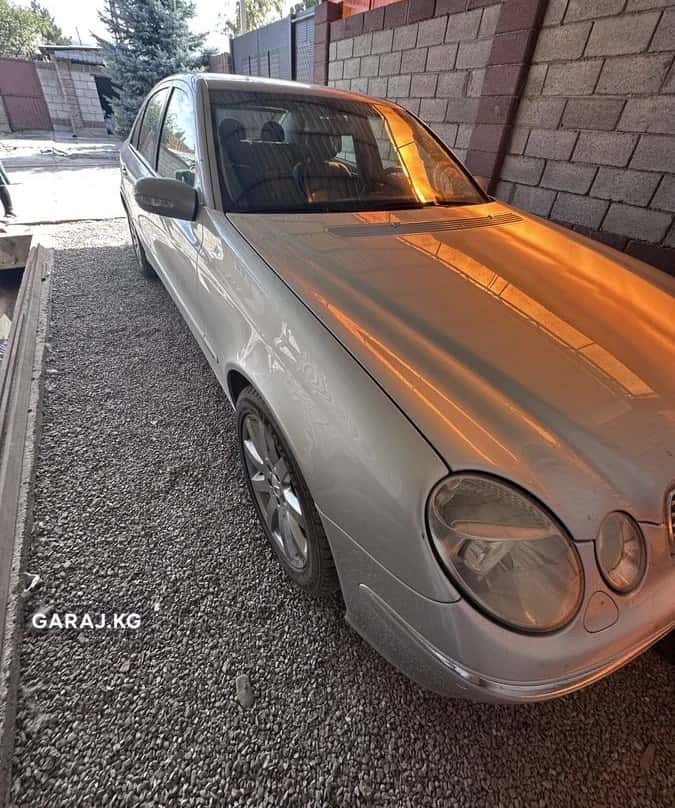 Mercedes-Benz E-Class 2004, Кант