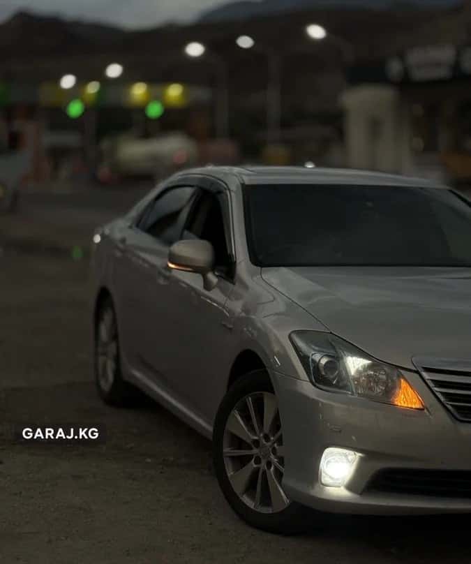 Toyota Crown 2011, Ош