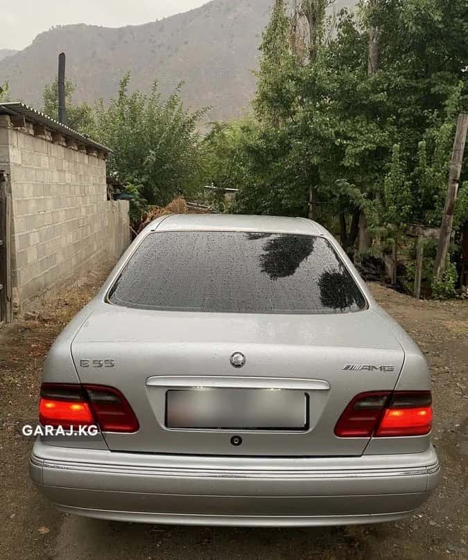 Mercedes-Benz E-Class 2000, Таш-Кумыр