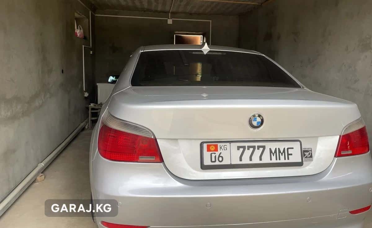 BMW 5 Series 2004, Араван