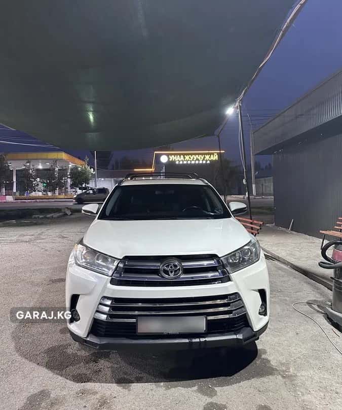 Toyota Highlander 2016, Базар-Коргон
