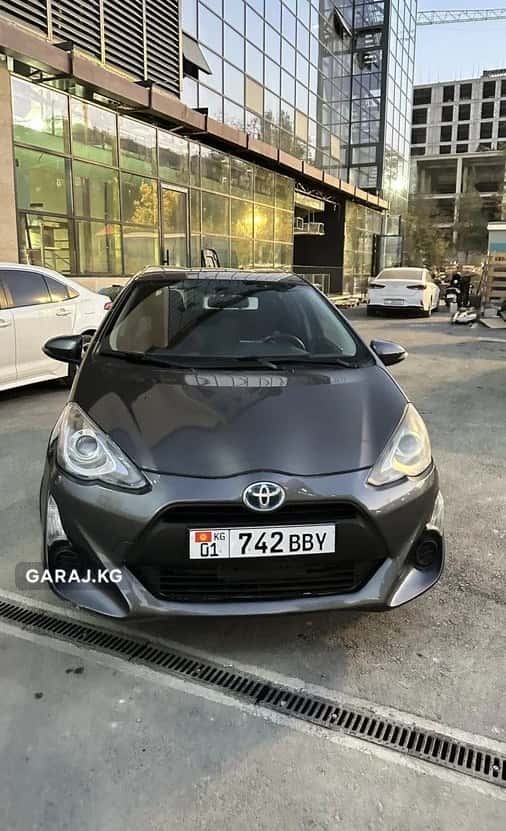 Toyota Prius 2015, Бишкек