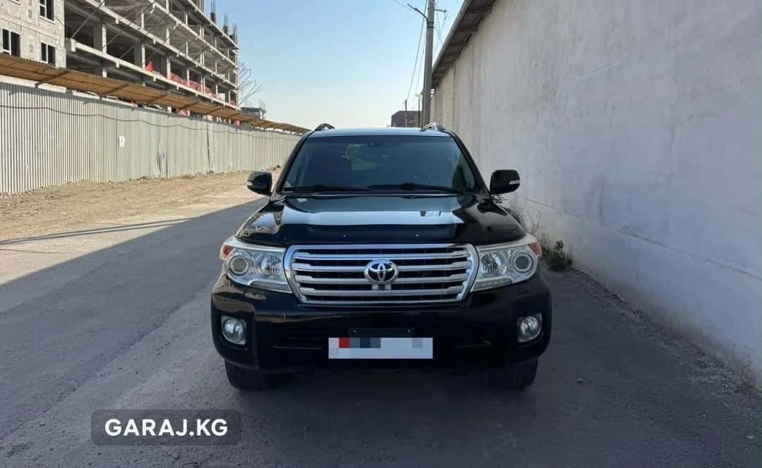 Toyota Land Cruiser 200 2013, Бишкек