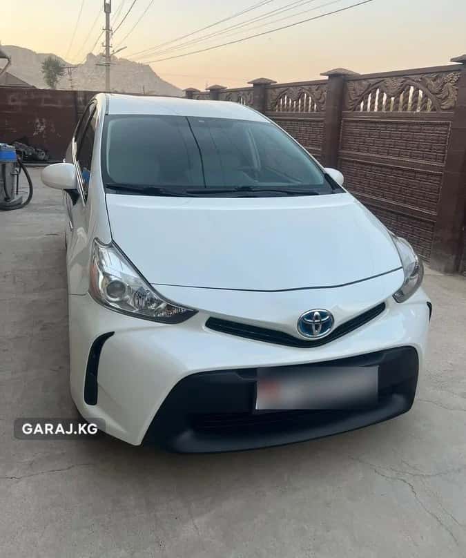 Toyota Prius v 2016, Ош