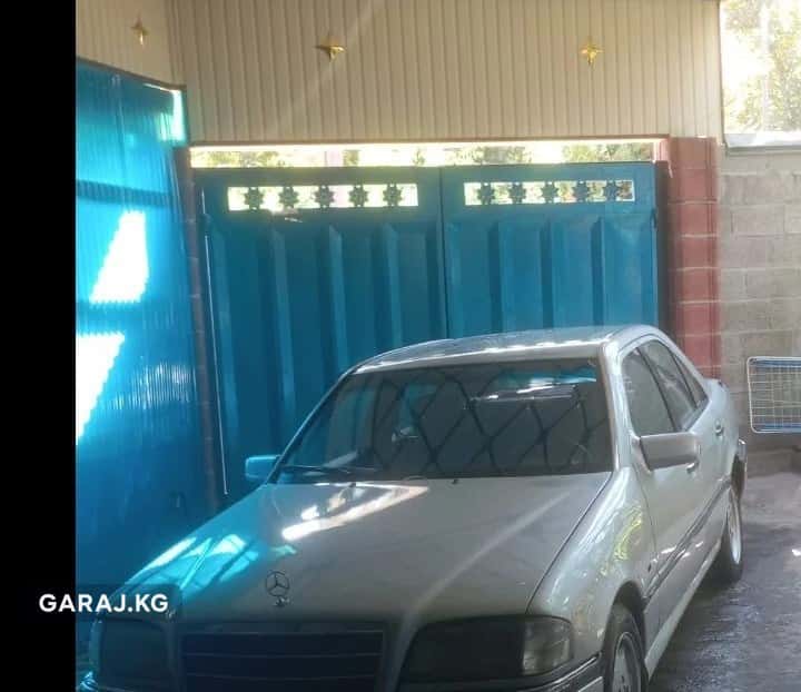 Mercedes-Benz C-Class 1993, Сулюкта