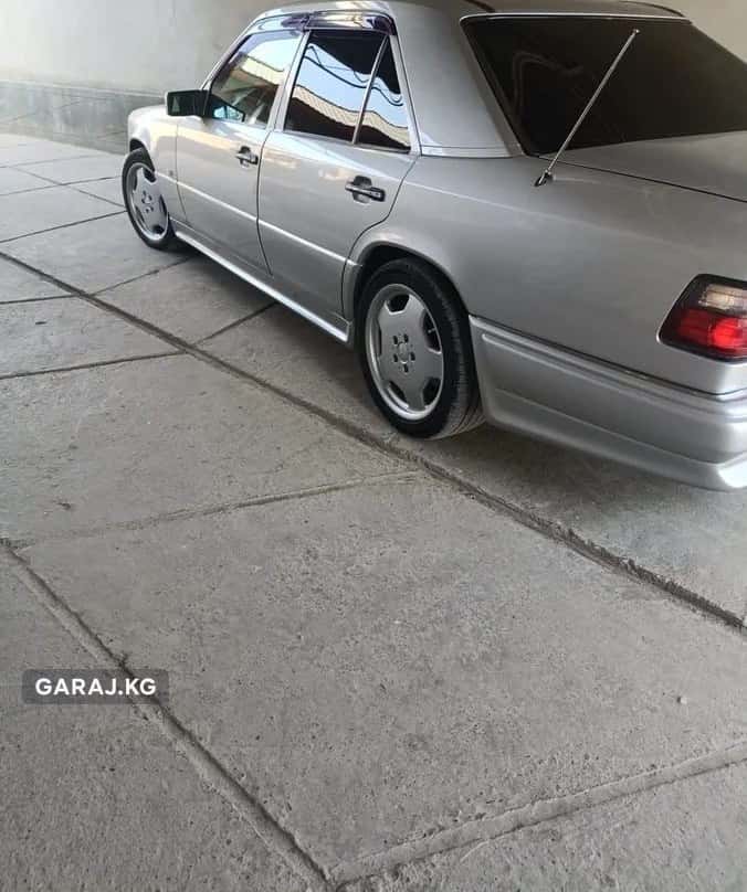 Mercedes-Benz E-Class 1995, с. Ивановка