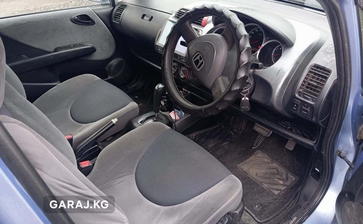 Honda Fit 2002, Узген