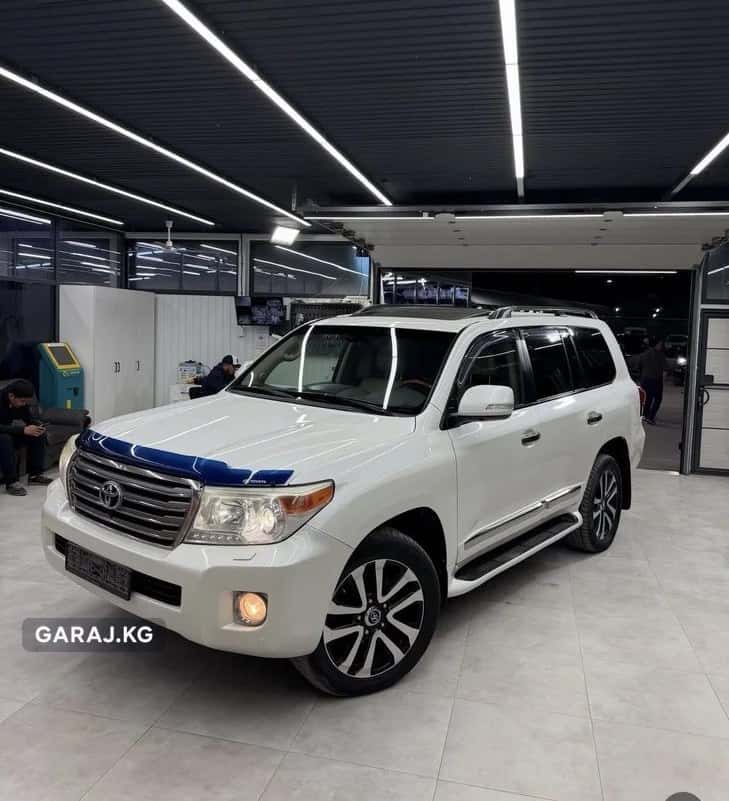 Toyota Land Cruiser 200 2013, Бишкек