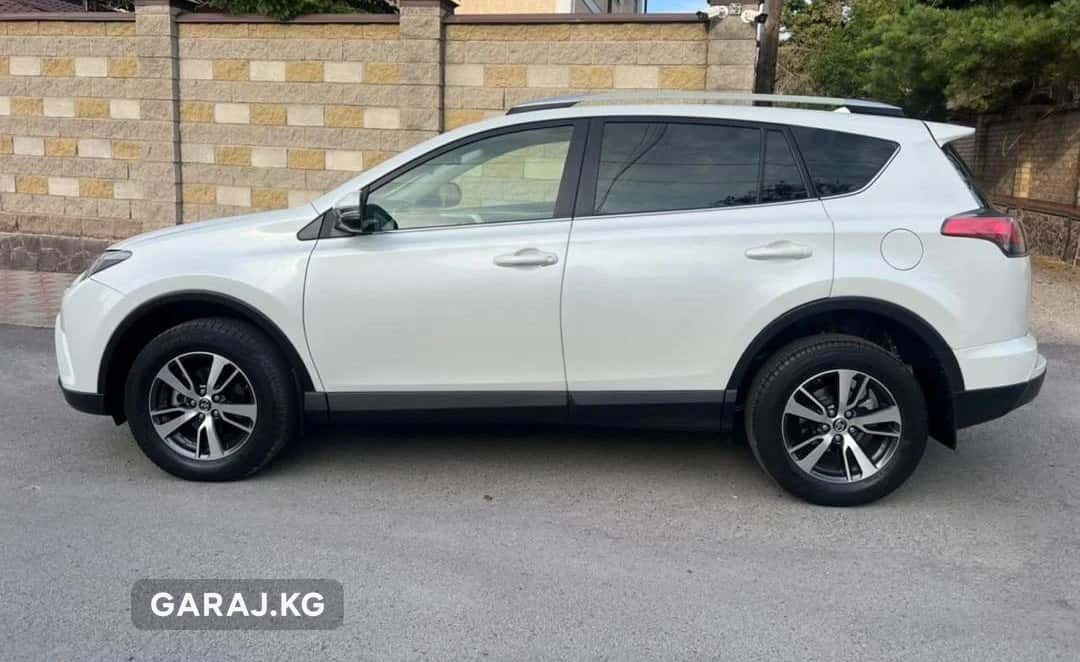 Toyota RAV4 2016, Бишкек