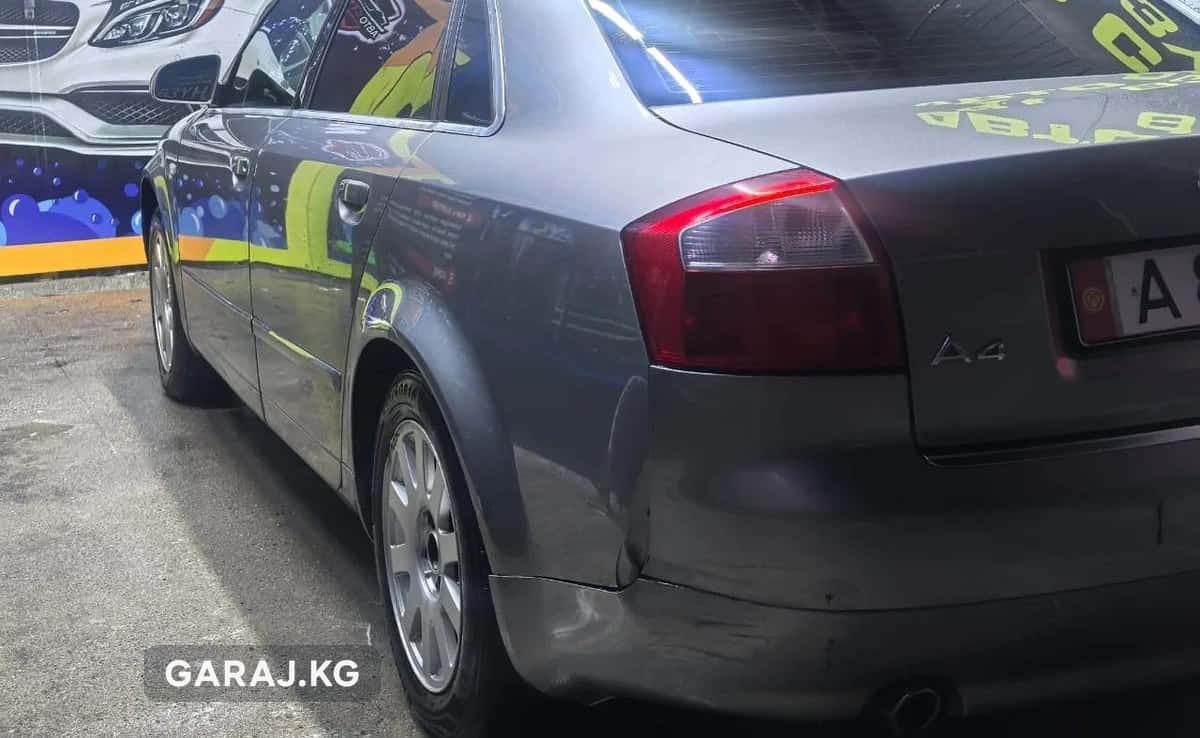 Audi A4 2004, Кызыл-Кия