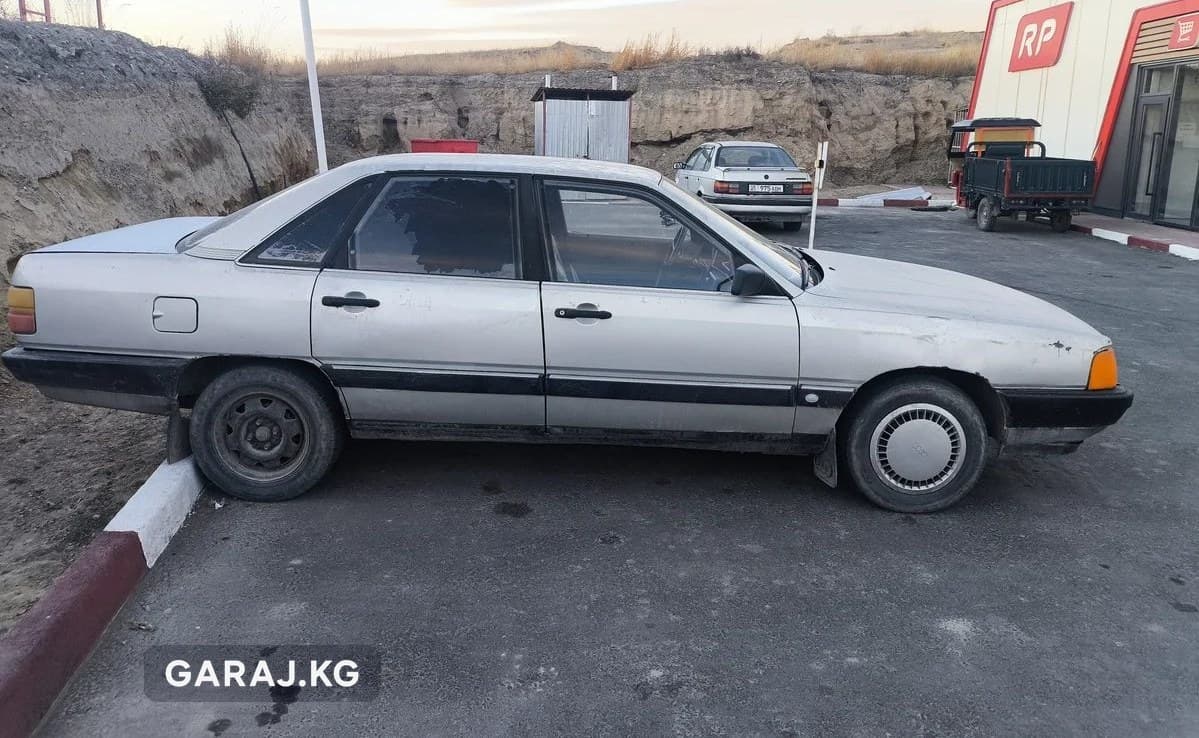 Audi 100 1987, Ат-Баши