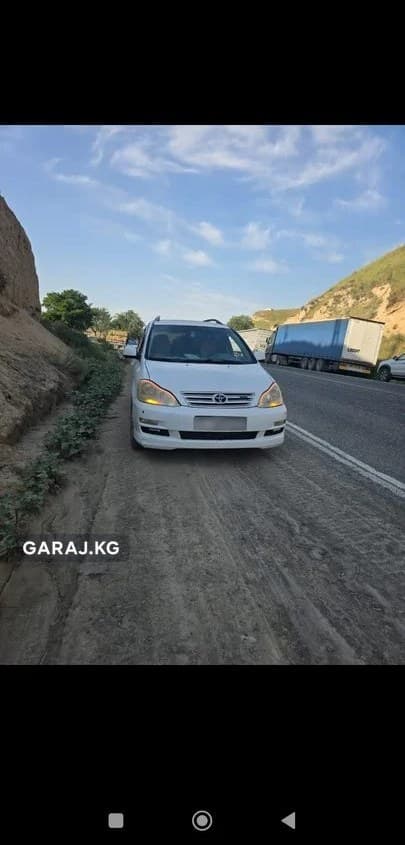 Toyota Avensis Verso 2004, Кадамжай