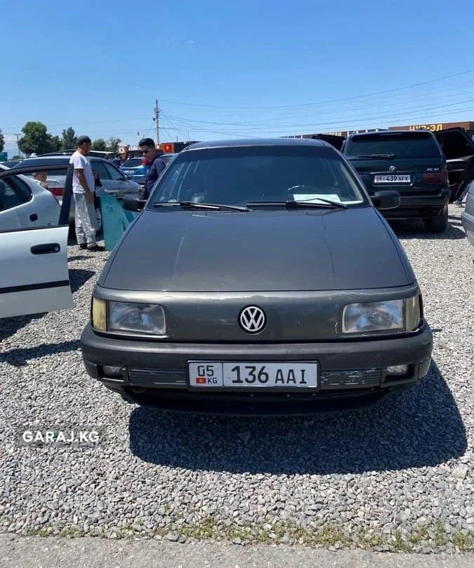Volkswagen Passat 1992, Нарын